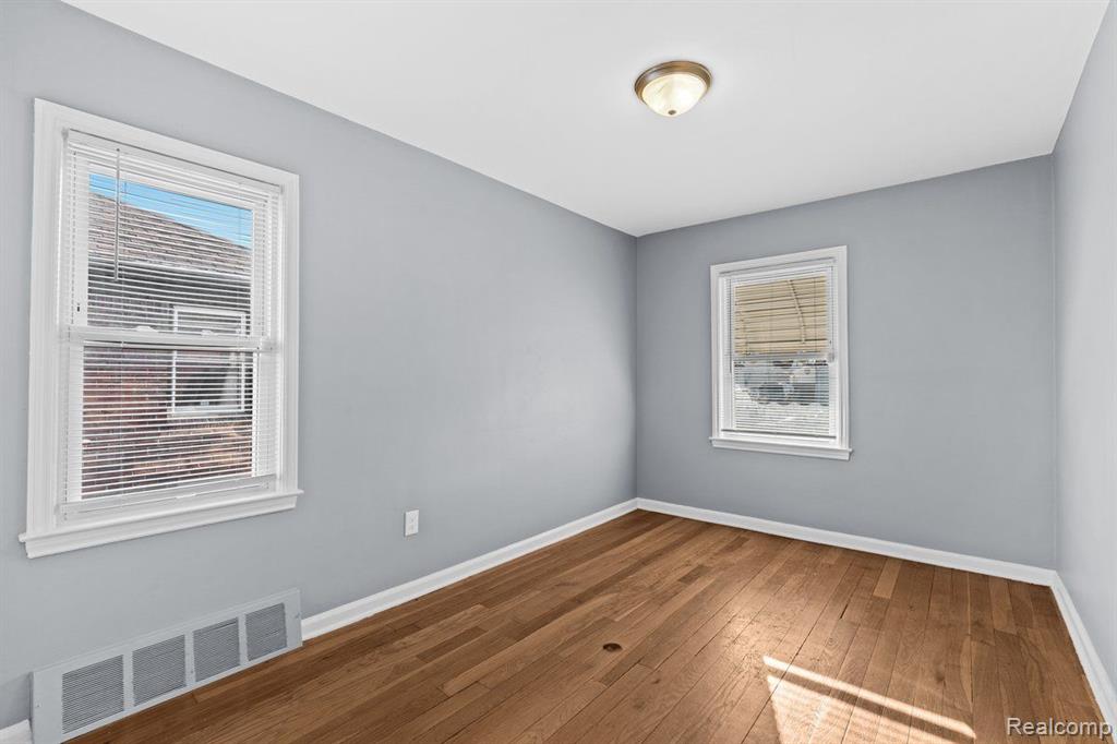 8241 KALTZ, Center Line, MI 48015 — Photo 18