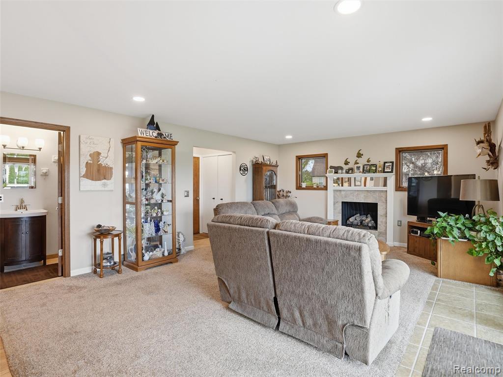 32160 S River Road, Harrison Township, MI — Photo 18