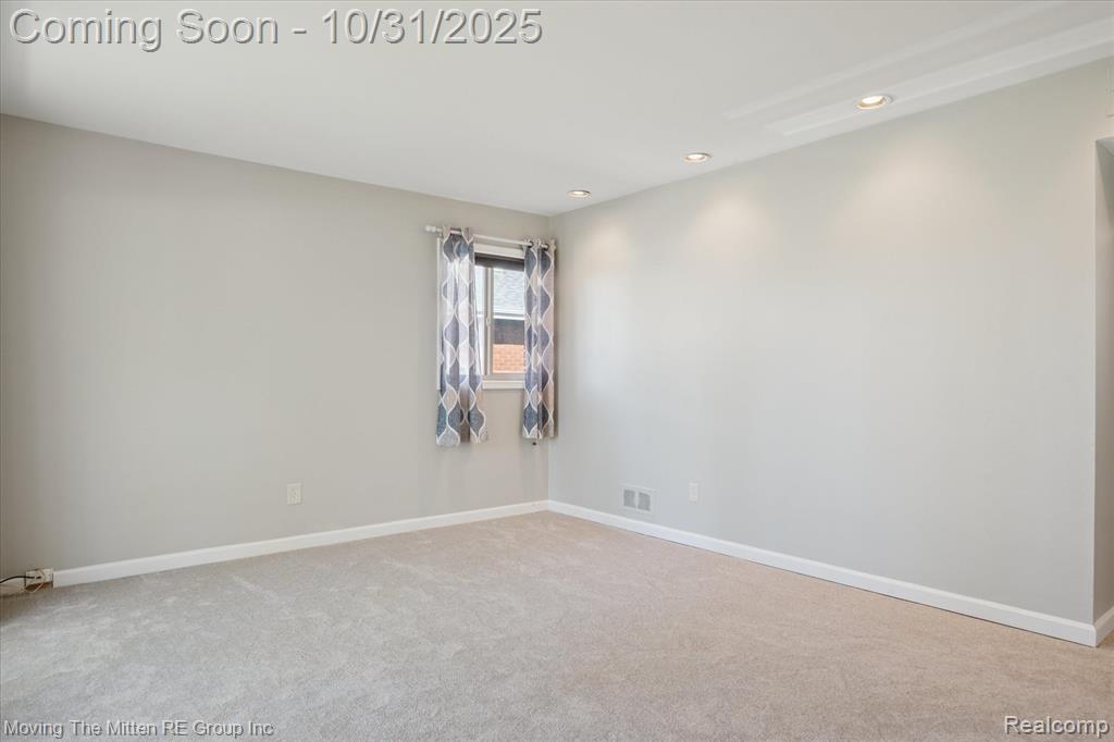 4943 Pardee Avenue N, Dearborn Heights, MI 48125 — Photo 4