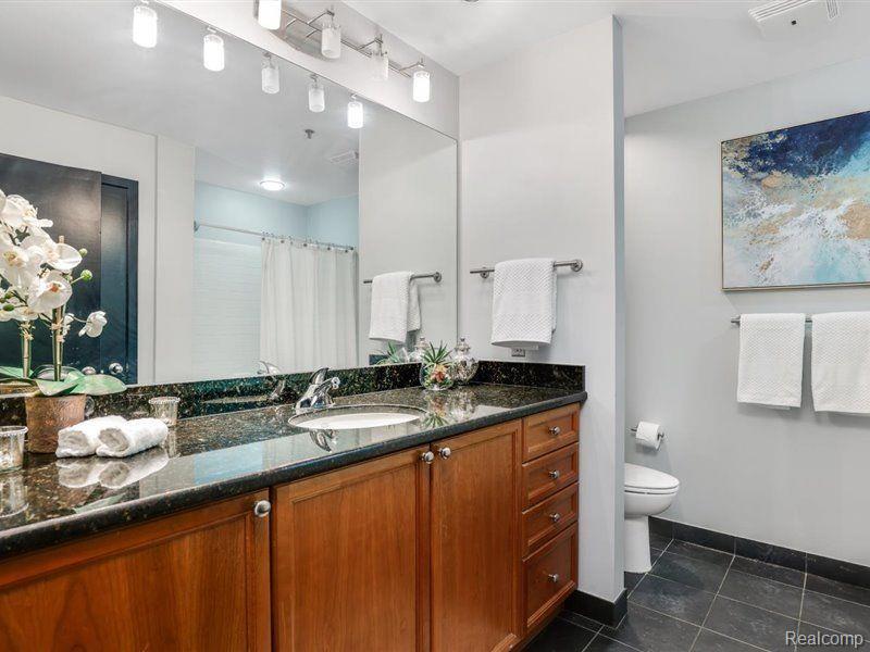 200 RIVER PLACE Drive, 13, Detroit, MI 48207 — Photo 18