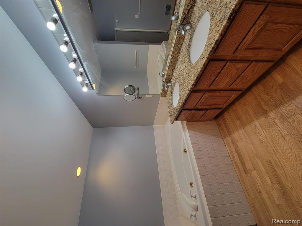 8808 Big Lake Road, Clarkston, MI — Photo 29