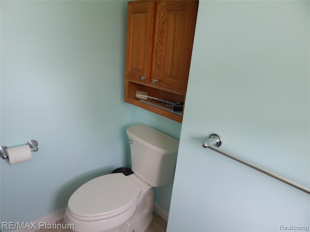 2025 W Rose Center Road, Holly, MI 48442 — Photo 59