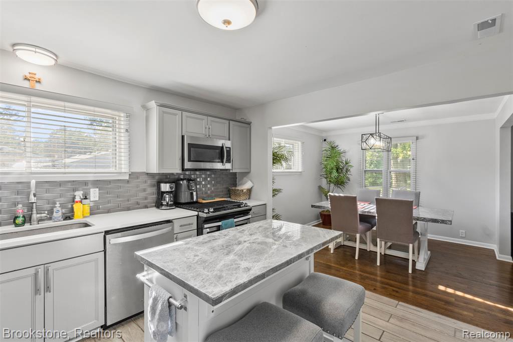 42475 Postiff Avenue, Plymouth, MI 48170 — Photo 14
