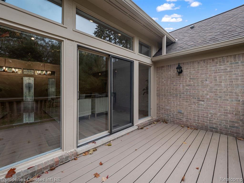 2459 HICKORY GLEN Drive, Bloomfield Hills, MI 48304 — Photo 41