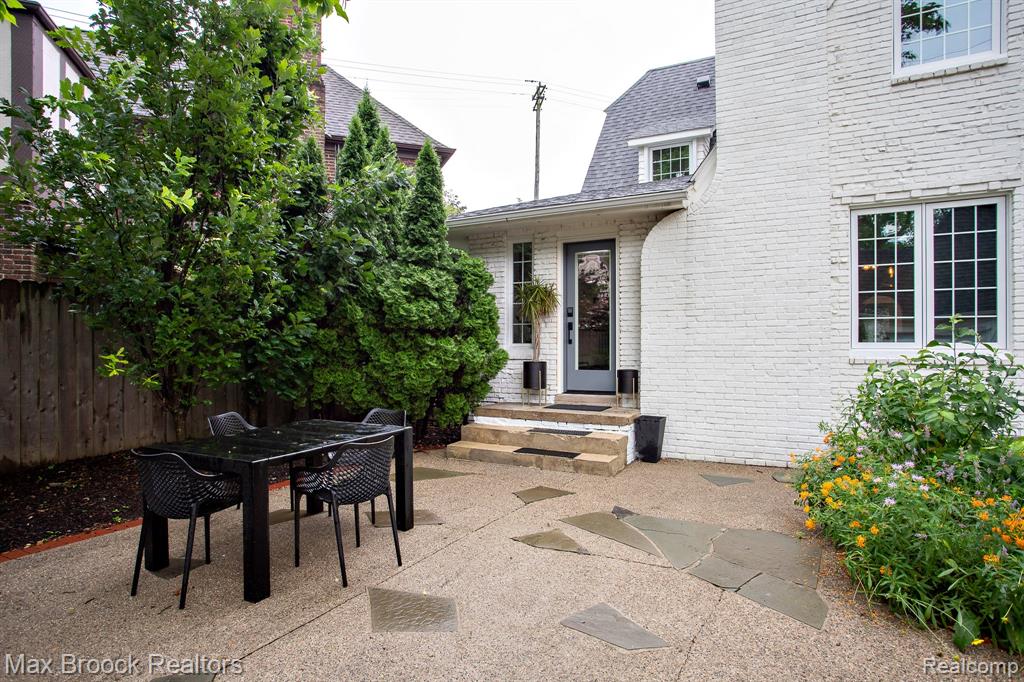 26008 Pembroke Road, Huntington Woods, MI — Photo 60