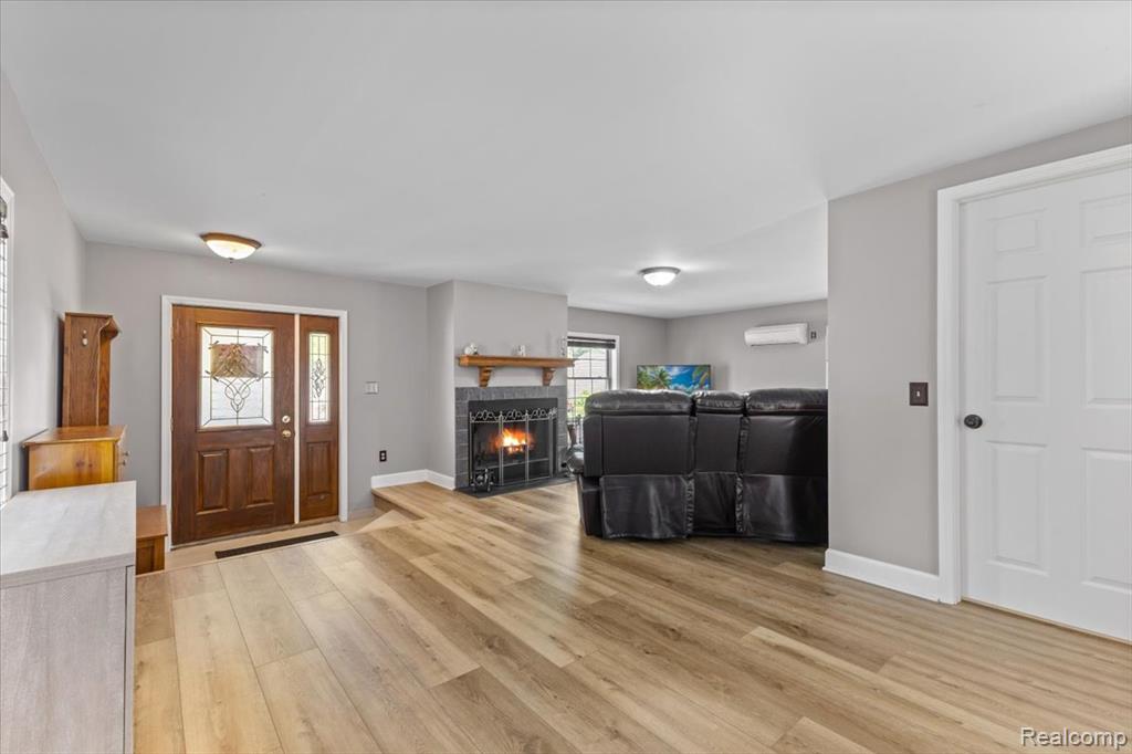 8437 WOODLAND SHORE Drive, Brighton, MI 48114 — Photo 32