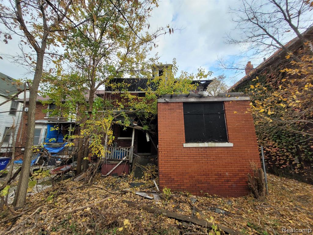 1483 MONTCLAIR Street, Detroit, MI 48214 — Photo 12