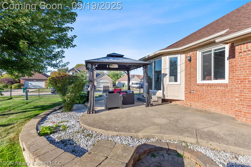 47367 Cherry Valley Drive, Macomb, MI 48044 — Photo 3