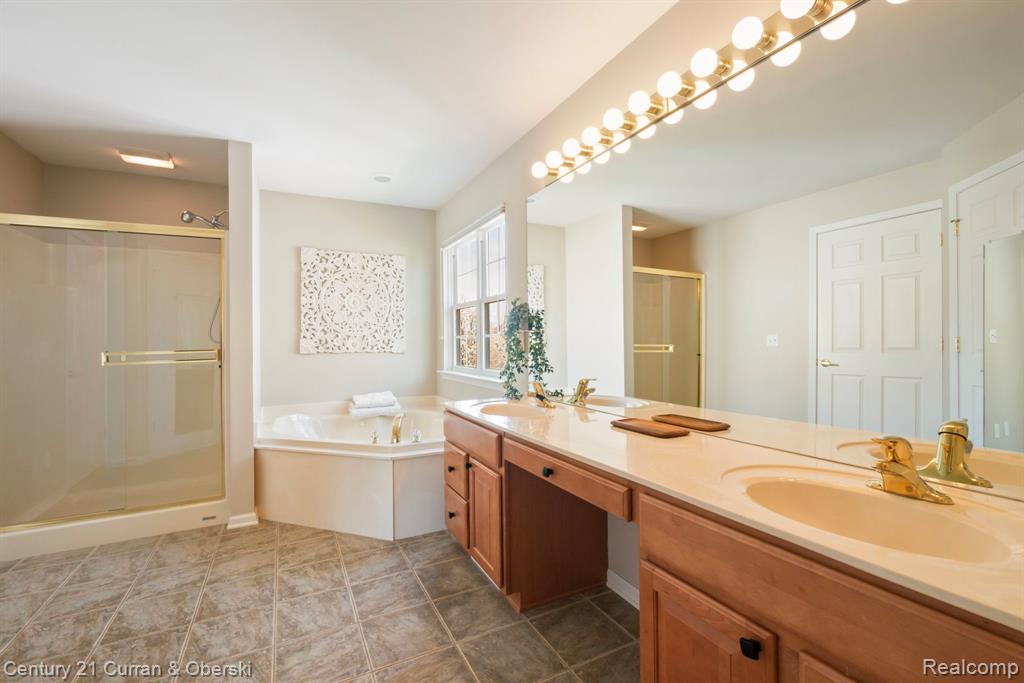 48742 Tanglewood Drive, Macomb, MI 48044 — Photo 53