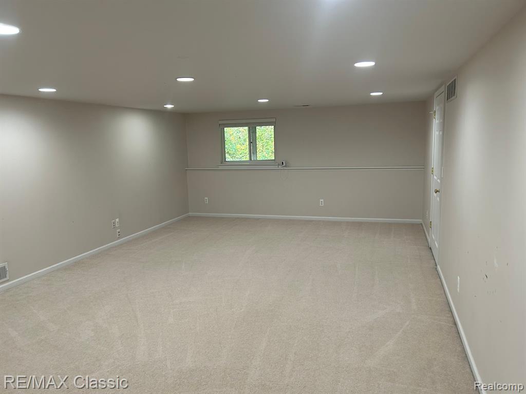 43008 EMERSON Way, Novi, MI — Photo 33