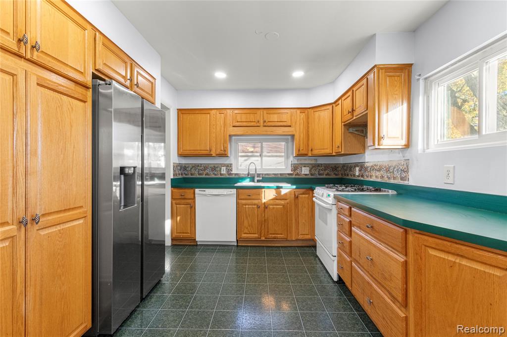 7912 Gary Avenue, Westland, MI — Photo 14
