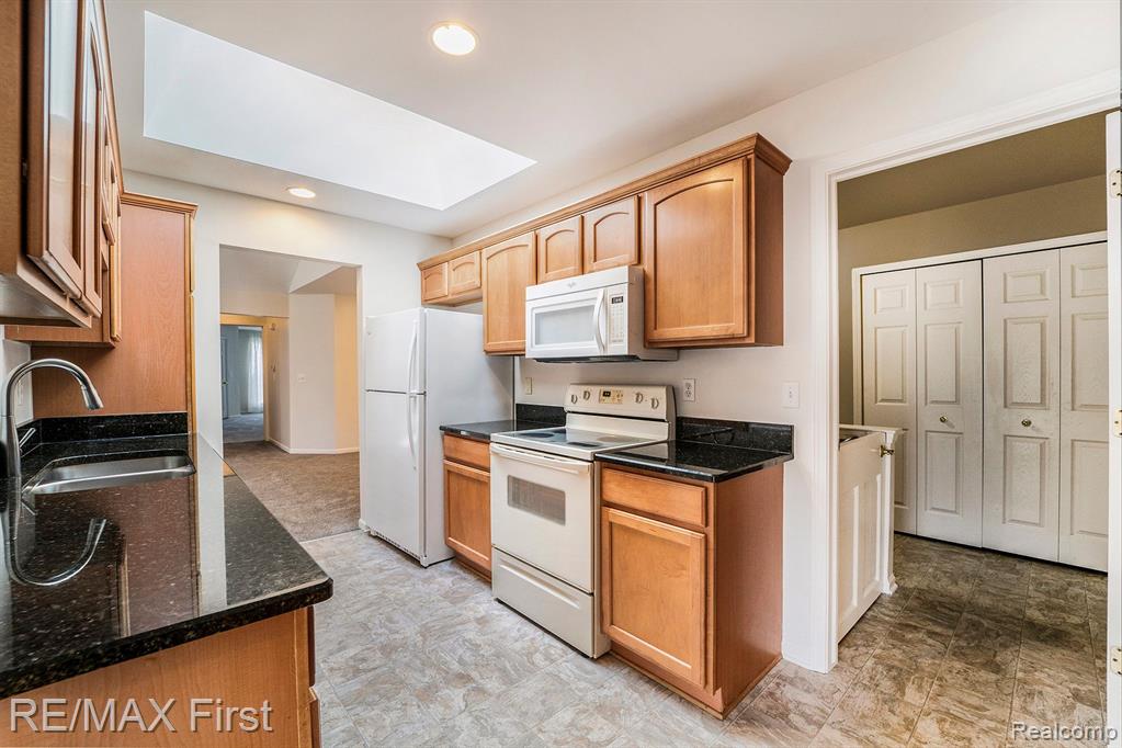 49882 Alpine, Macomb, MI 48044 — Photo 8