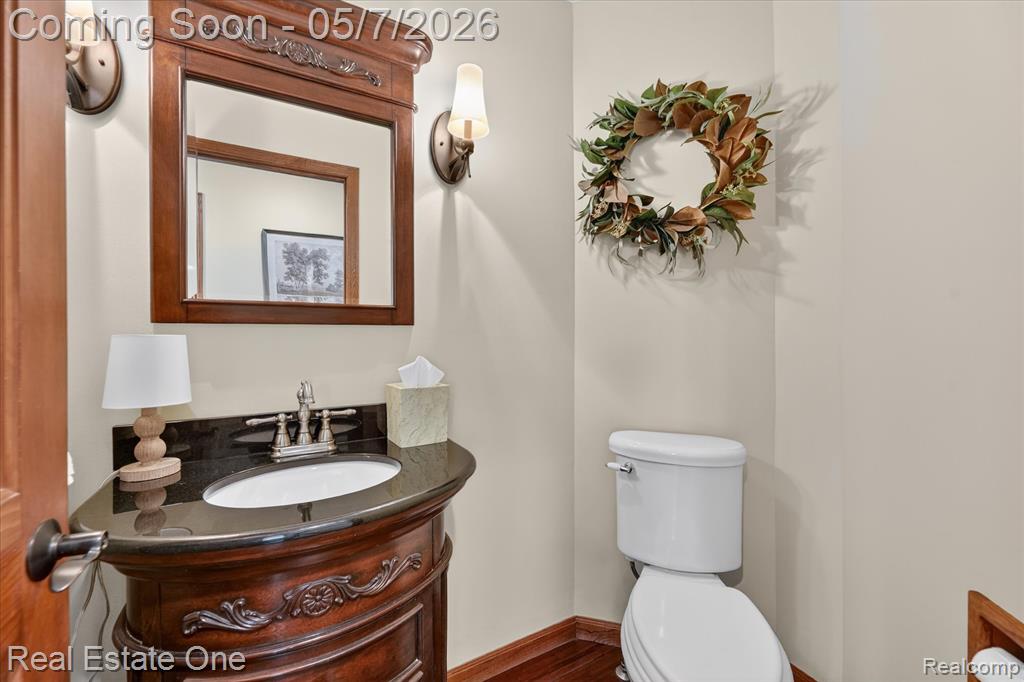 38967 Holsworth Court, Farmington, MI 48331 — Photo 43