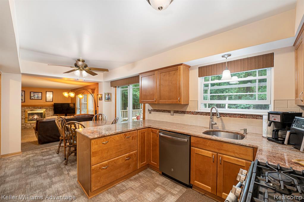 7231 Timber Ridge Trail, Westland, MI — Photo 6