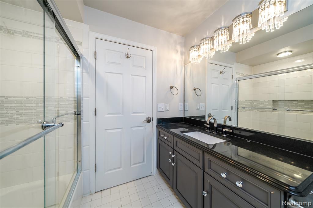42105 Dorchester Court, Clinton Twp, MI 48038 — Photo 26