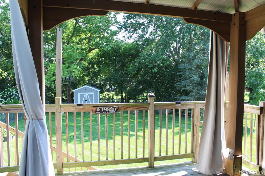 9025 GLASGOW Drive, White Lake, MI — Photo 30