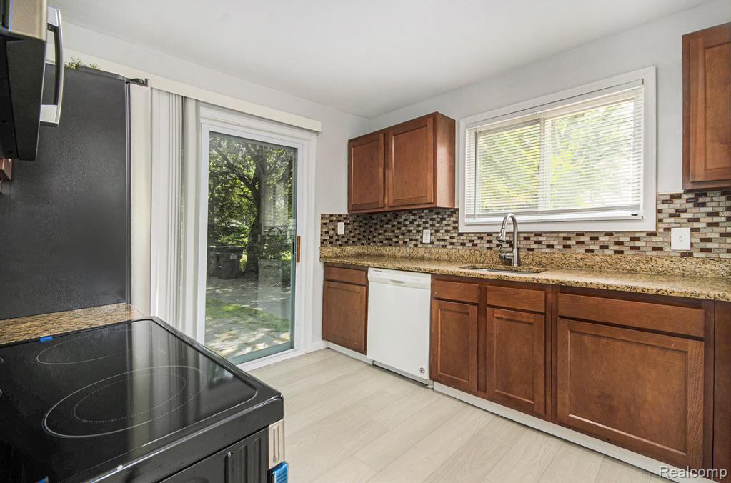 6719 MCGUIRE Street, Taylor, MI 48180 — Photo 8