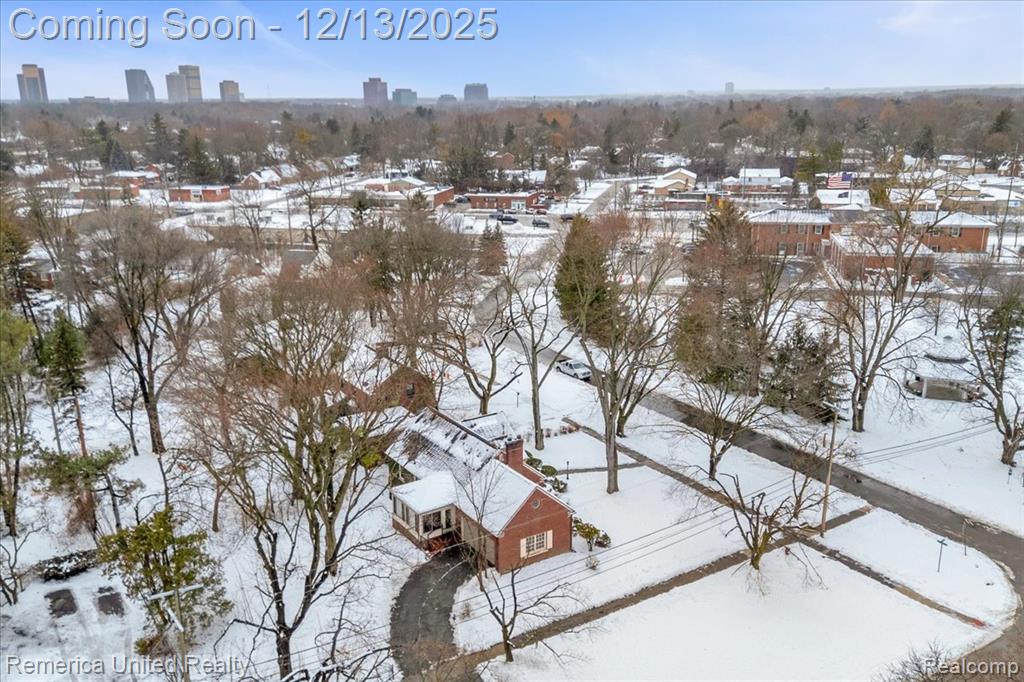 27510 California Drive SE, Lathrup Village, MI 48076 — Photo 36