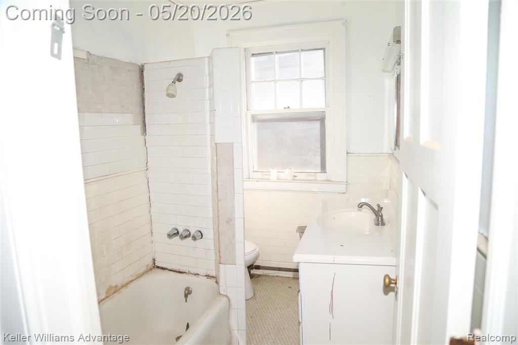 36 Louise Street, Highland Park, MI 48203 — Photo 7