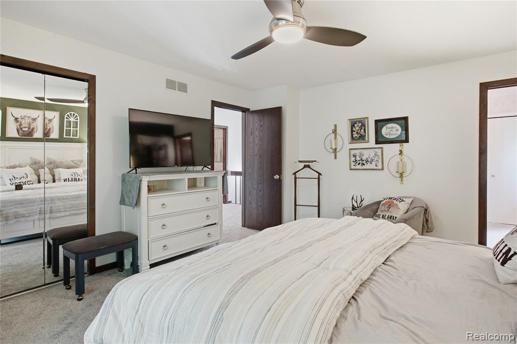 6608 Red Cedar Lane, West Bloomfield, MI 48324 — Photo 24