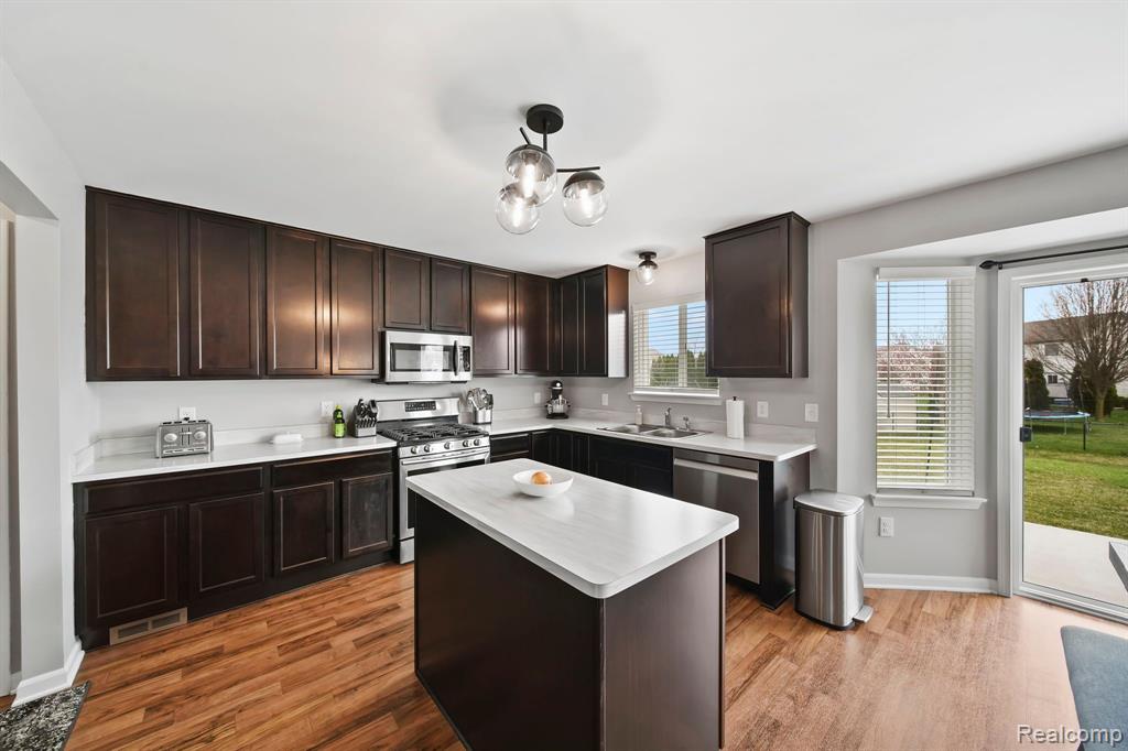 9166 BIRCH POINTE Drive, Newport, MI 48166 — Photo 17
