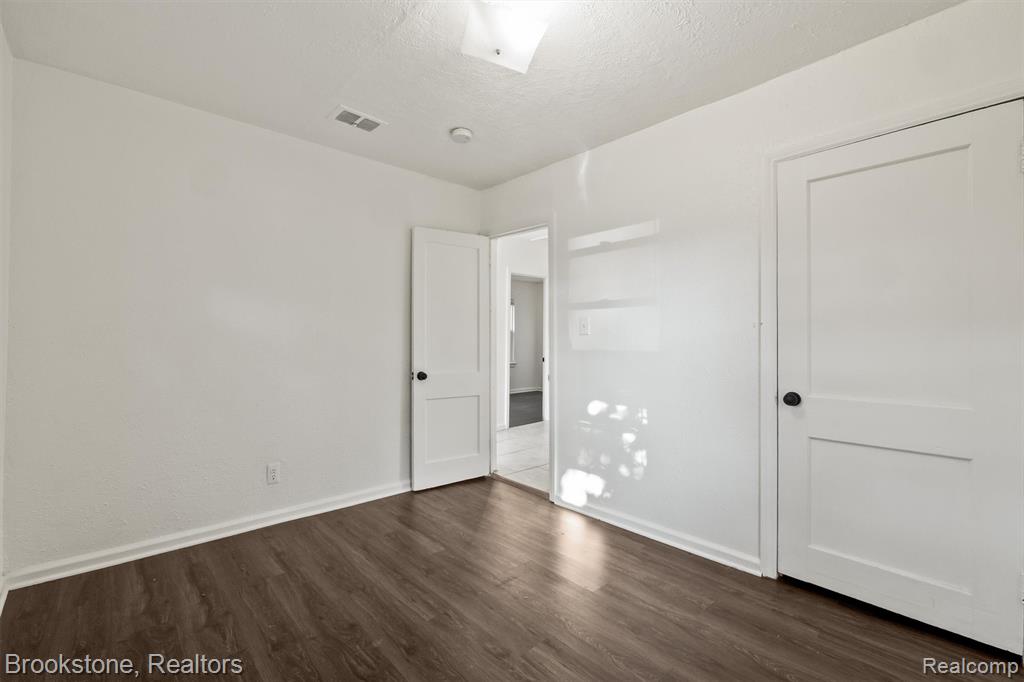 5689 Cornell Street, Dearborn Heights, MI 48125 — Photo 11
