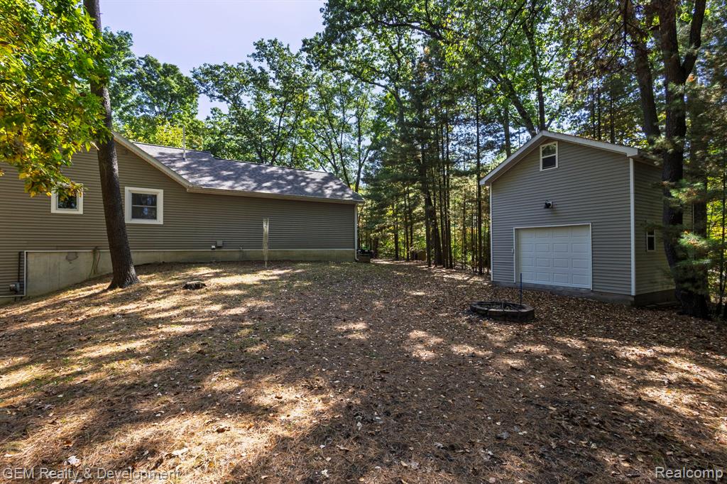 925 Sarah Road, Pinckney, MI 48169 — Photo 41