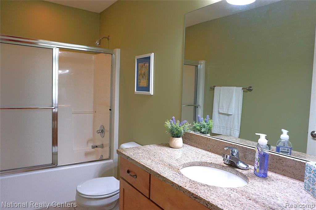 4269 Fairway Lane, Jackson, MI 49201 — Photo 17