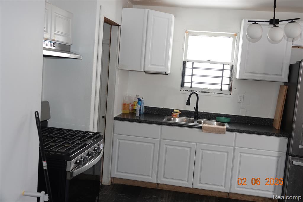 7828 WESTWOOD Street, Detroit, MI 48228 — Photo 11