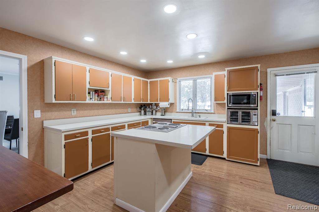 73 Nevada Avenue, Rochester Hills, MI 48309 — Photo 11