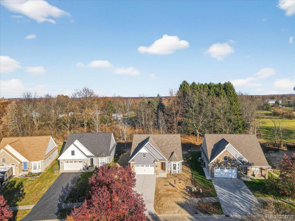 7460 Village Court, Davisburg, MI 48350 — Photo 3