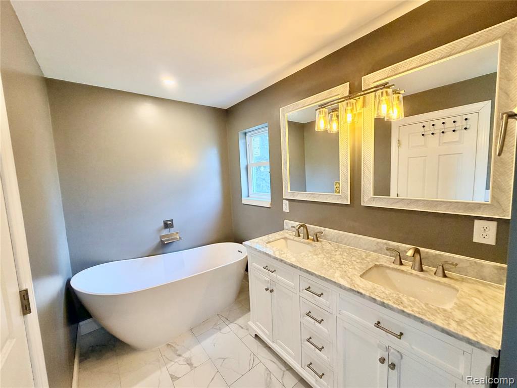 3840 E Dunbar Road, Monroe, MI 48161 — Photo 25