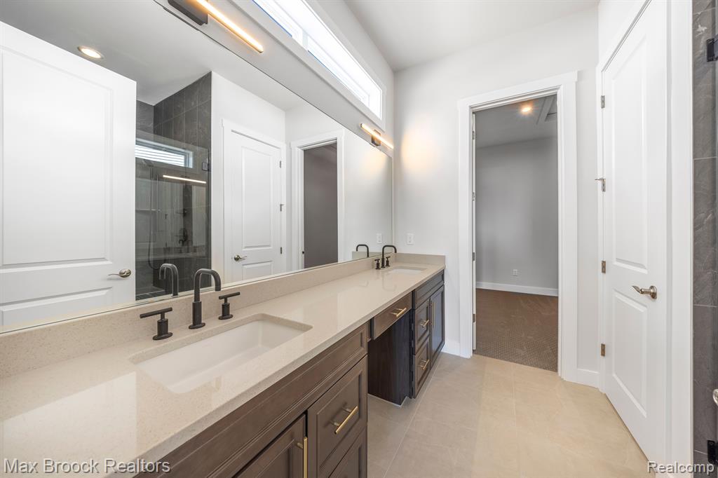 5636 Suffolk Court, West Bloomfield, MI — Photo 21