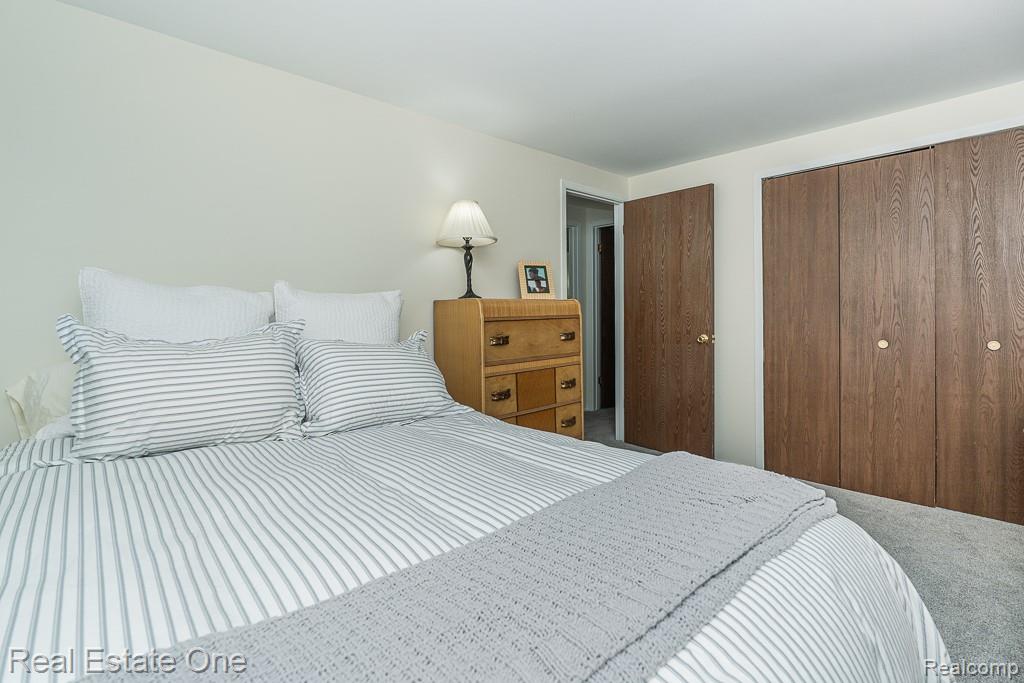 4644 Charest Avenue, Waterford, MI 48327 — Photo 35