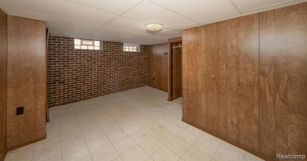 8614 GRAYFIELD Street, Dearborn Heights, MI 48127 — Photo 15