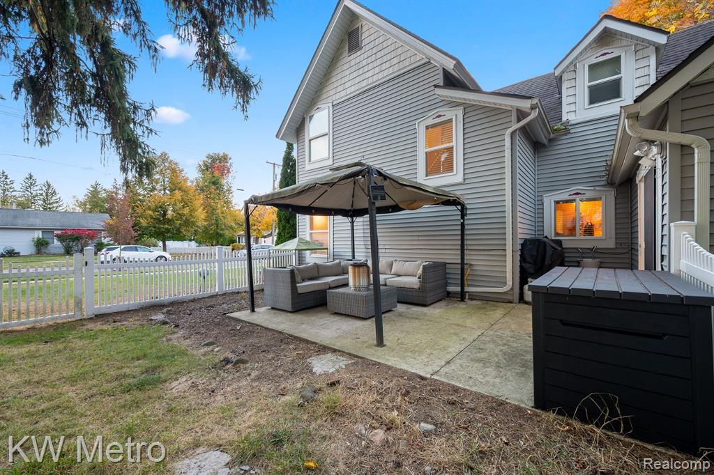 735 E HURON Street, Milford, MI 48381 — Photo 32