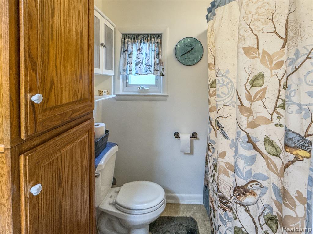 9032 W BRISTOL Road, Swartz Creek, MI 48473 — Photo 31
