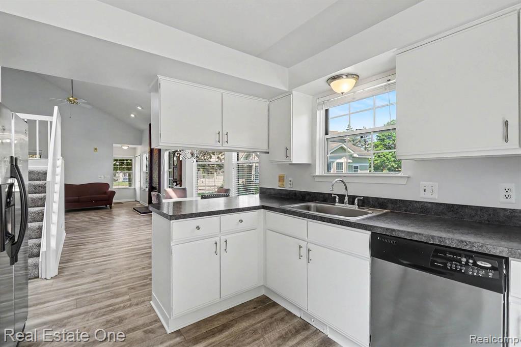 6617 Chimney Sweep, West Bloomfield, MI — Photo 10