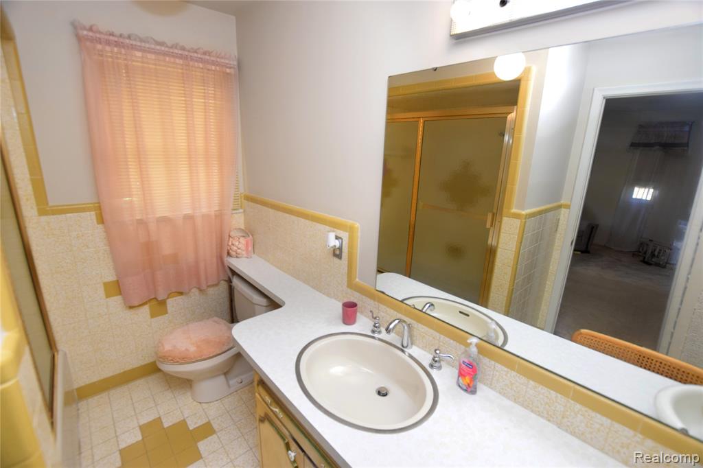 1349 Ox Yoke Drive, Flint, MI 48532 — Photo 10