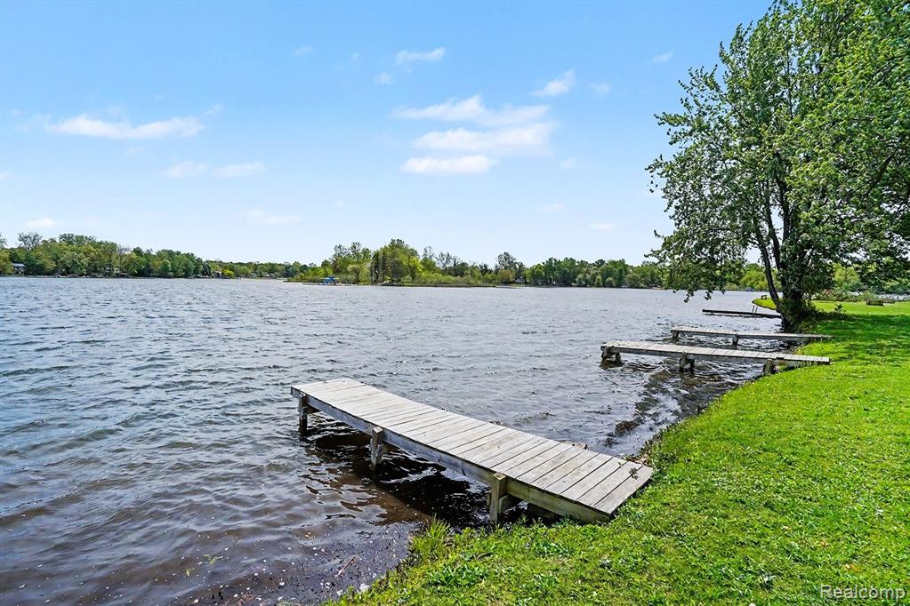 5830 Eldridge Drive, Waterford, MI 48327 — Photo 30