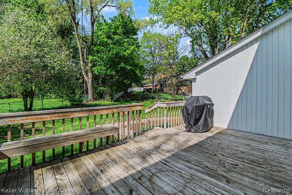 914 Croydon Road, Rochester Hills, MI 48309 — Photo 19
