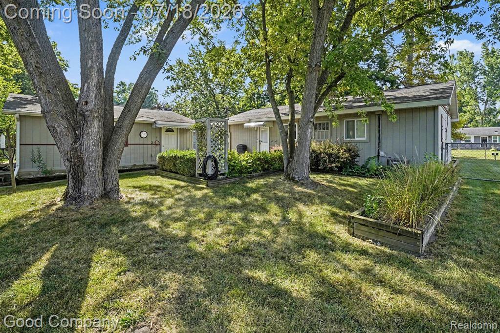 6284 Woodsdale Drive, Grand Blanc, MI 48439 — Photo 15