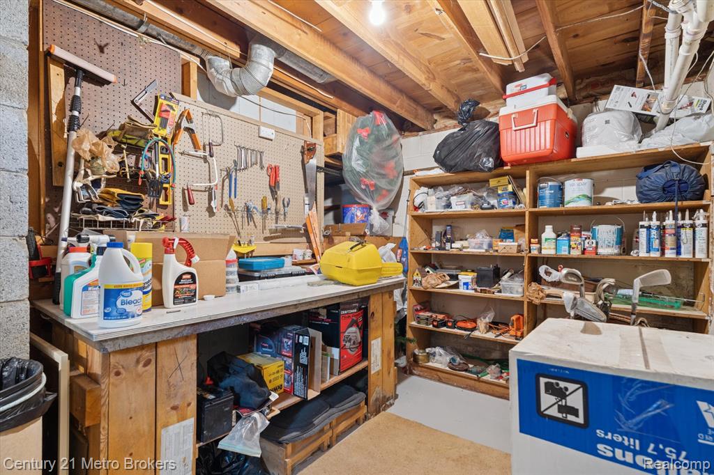 4466 S Center Road, Burton, MI 48519 — Photo 41