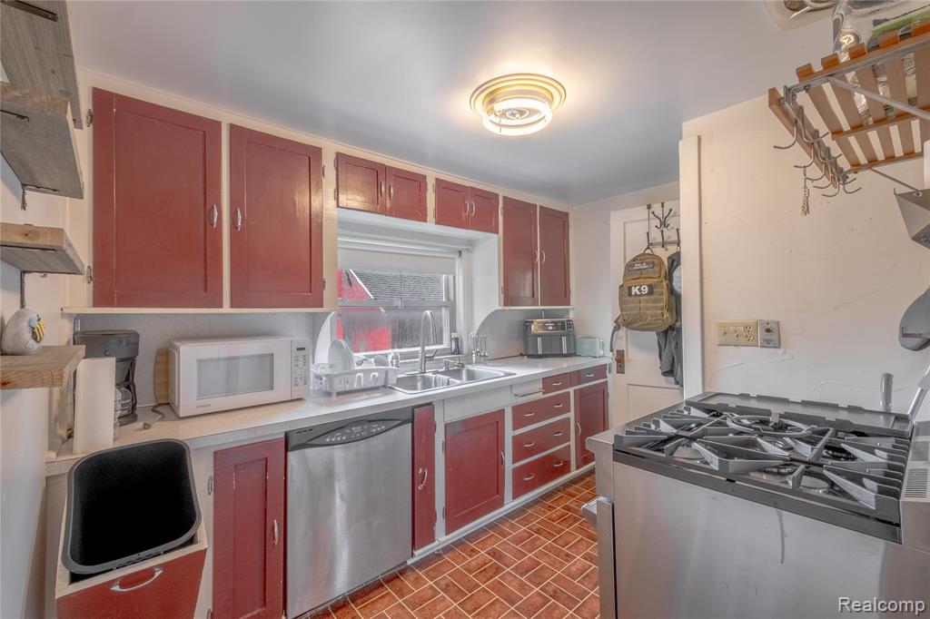 5384 Silverton Drive, Grand Blanc, MI 48439 — Photo 22