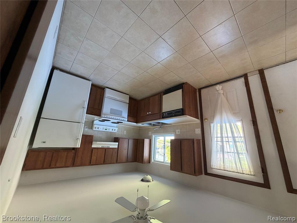955 S 10th Street, St. Clair, MI 48079 — Photo 3