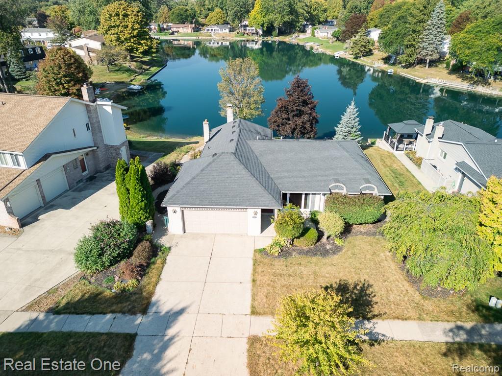 6621 Northpoint Drive, Troy, MI 48085 — Photo 11