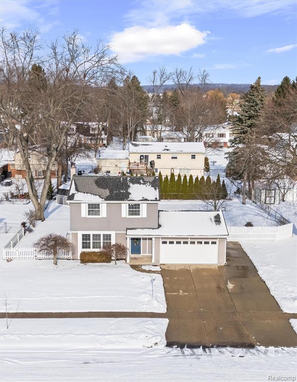 8656 War Bonnet Drive, Commerce Twp, MI 48382 — Photo 2