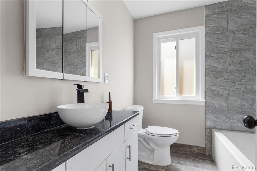22631 Mylls Street, Saint Clair Shores, MI 48081 — Photo 16