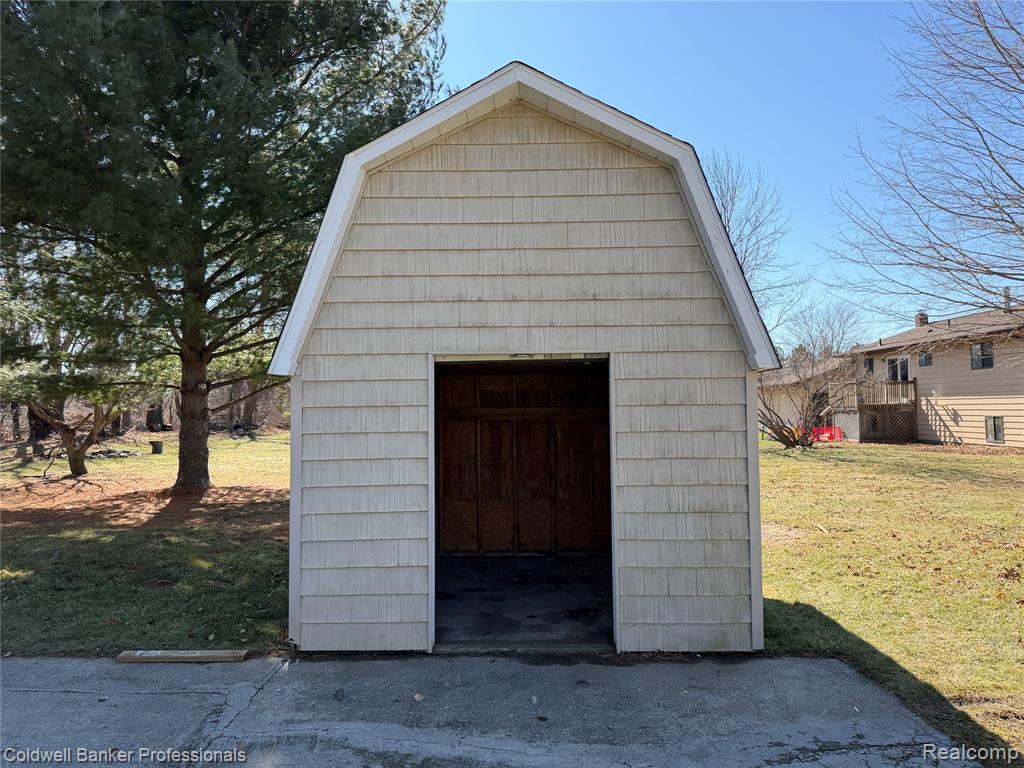 152 Crooked Limb Drive, Lapeer, MI 48446 — Photo 36