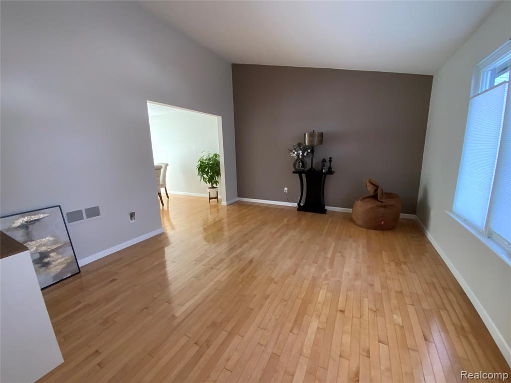 6749 Little Creek Drive, Troy, MI 48085 — Photo 11